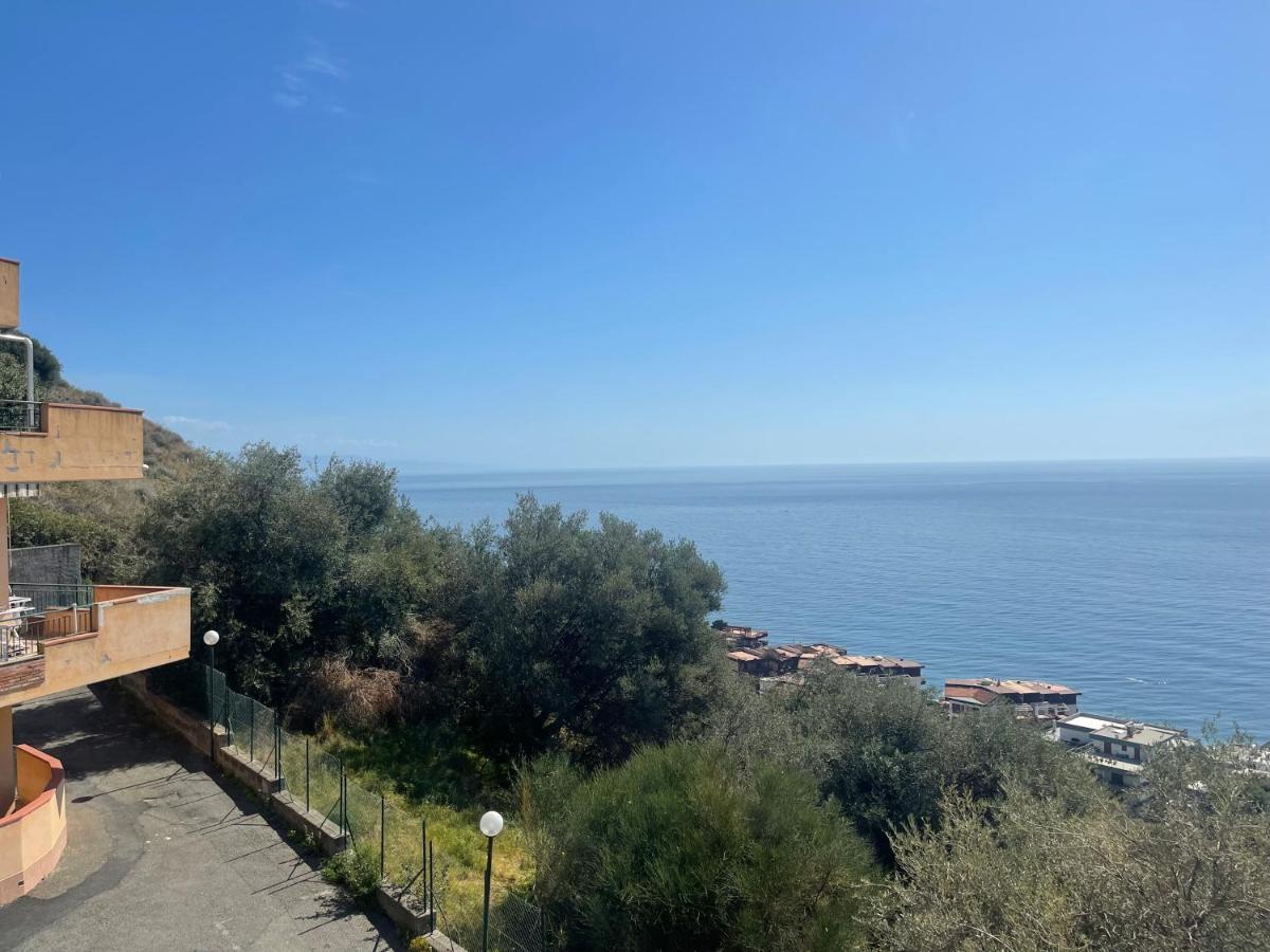 Casa Vacanze Cuzari Lejlighed Letojanni Eksteriør billede