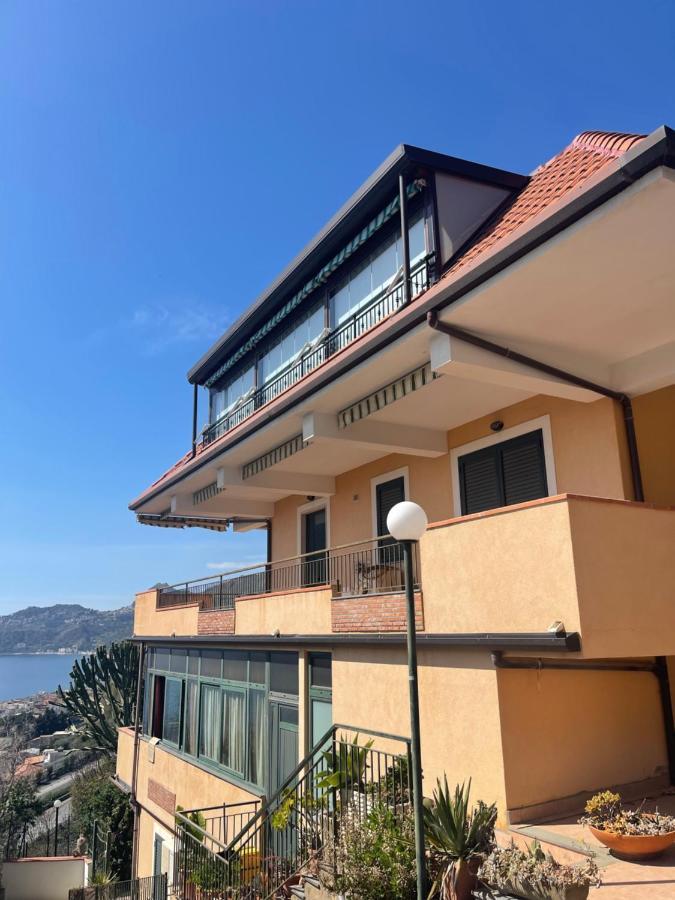 Casa Vacanze Cuzari Lejlighed Letojanni Eksteriør billede